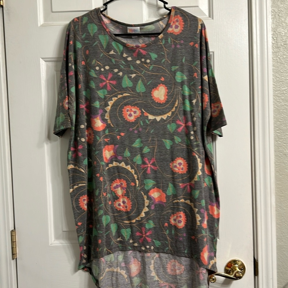 Lula Roe Irma L Shirt